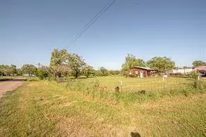 103 Leaning Oaks ST, Somerville, TX 77879