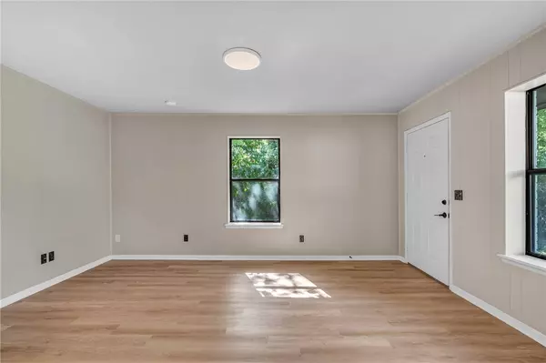 104 N Oneal ST, Caldwell, TX 77836