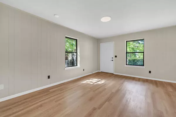 104 N Oneal ST, Caldwell, TX 77836