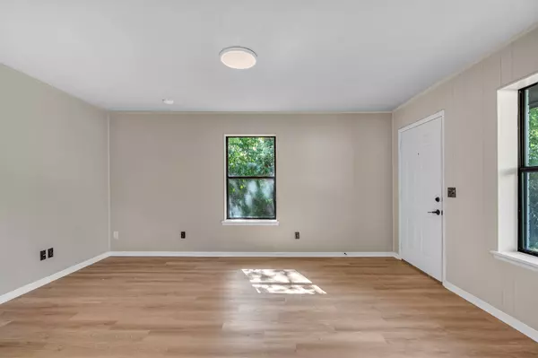 104 N Oneal ST, Caldwell, TX 77836