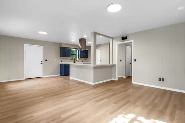 104 N Oneal ST, Caldwell, TX 77836