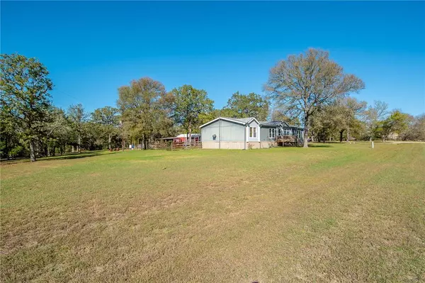 2200 Lake Ridge, Caldwell, TX 77836