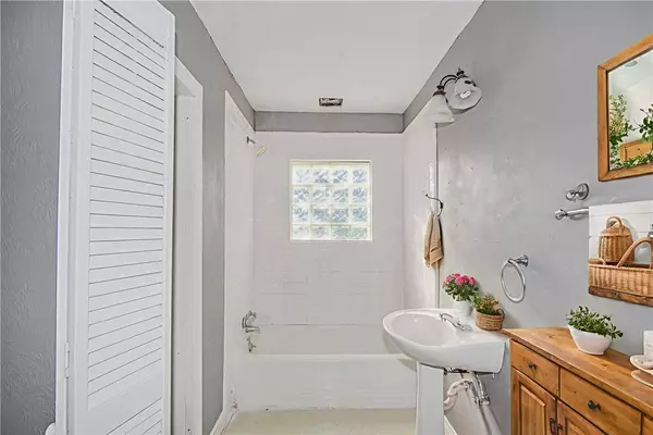 1207 E 27th ST, Bryan, TX 77803