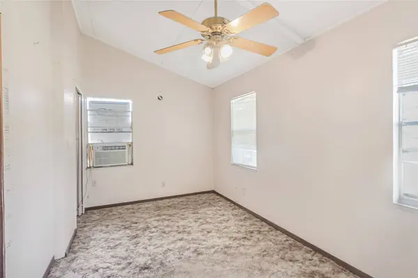 103 Leaning Oaks ST, Somerville, TX 77879