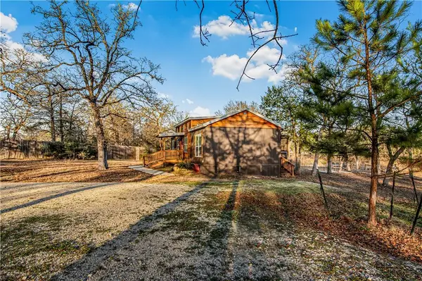 515 Lakeview LN, Somerville, TX 77879