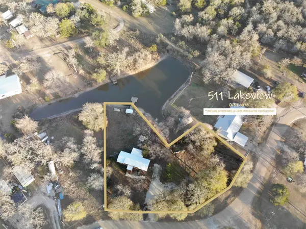 515 Lakeview LN, Somerville, TX 77879