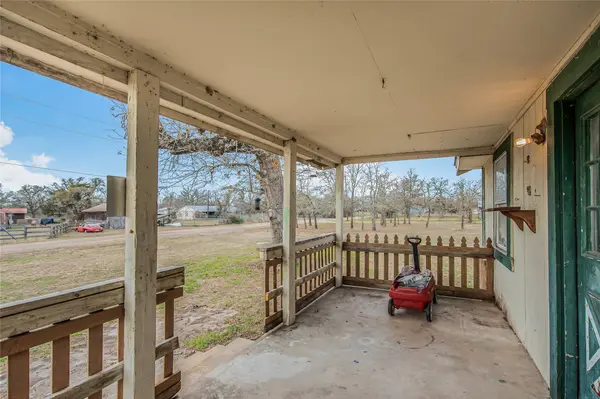 107 Leaning Oaks ST, Somerville, TX 77879