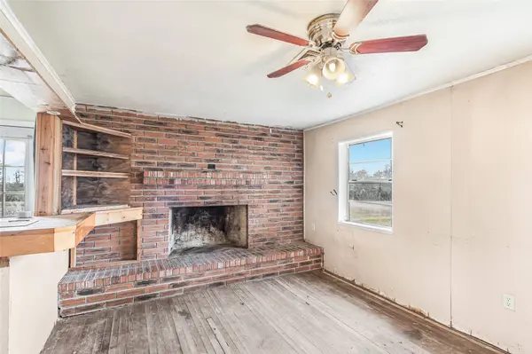 107 Leaning Oaks ST, Somerville, TX 77879