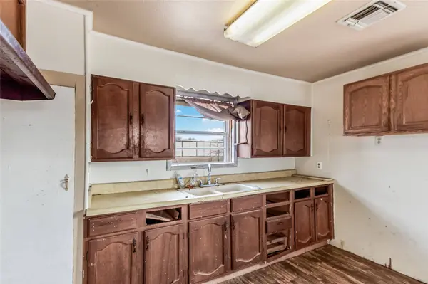 107 Leaning Oaks ST, Somerville, TX 77879