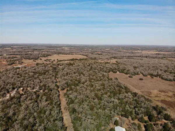 1202 Moonglow LN, Caldwell, TX 77836