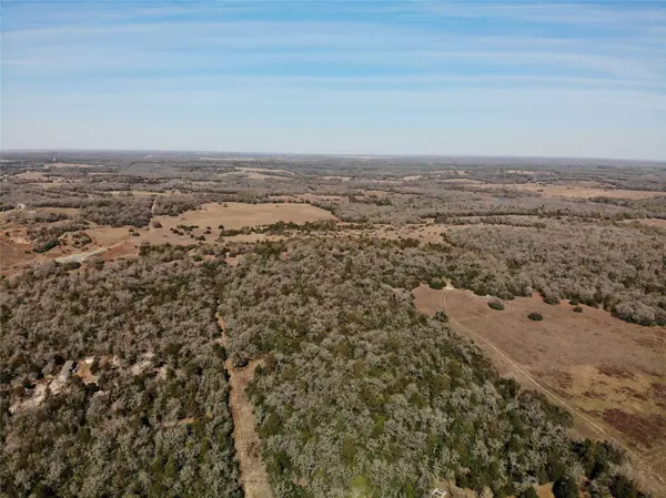 1202 Moonglow LN, Caldwell, TX 77836