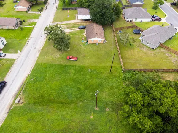 401 W Kleb ST, Caldwell, TX 77836