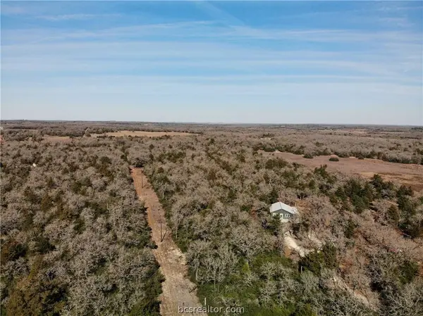 1202 Moonglow LN, Caldwell, TX 77836