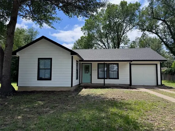 313 Mary ST, Rockdale, TX 76567