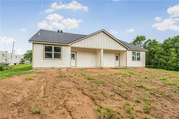 142 E Martin Luther King DR, Caldwell, TX 77836