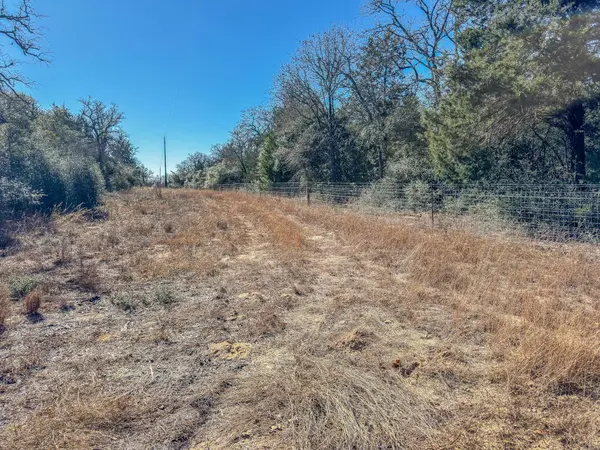 1202 Moonglow LN, Caldwell, TX 77836
