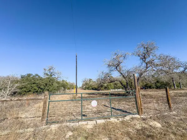 1202 Moonglow LN, Caldwell, TX 77836