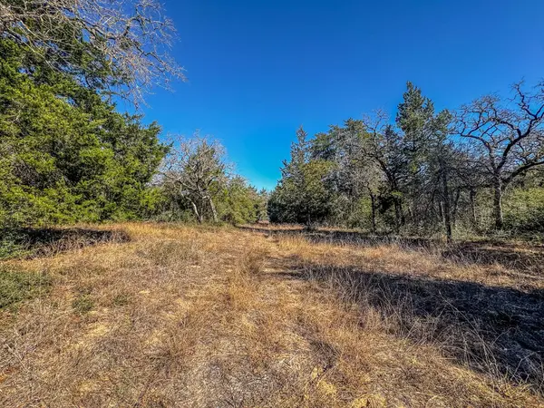 1202 Moonglow LN, Caldwell, TX 77836