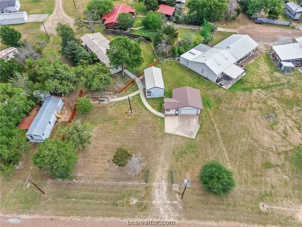 412 Leaning Oak LN, Somerville, TX 77879