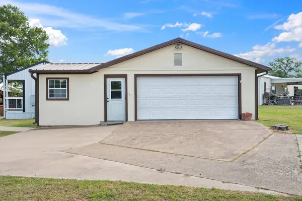 412 Leaning Oak LN, Somerville, TX 77879