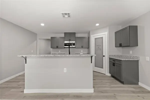 715 N 11th ST, Waco, TX 76707