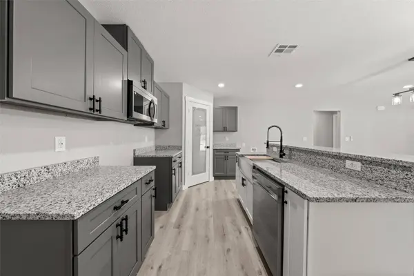 715 N 11th ST, Waco, TX 76707