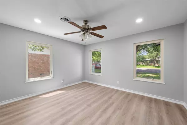 2107 Mountainview DR, Waco, TX 76710