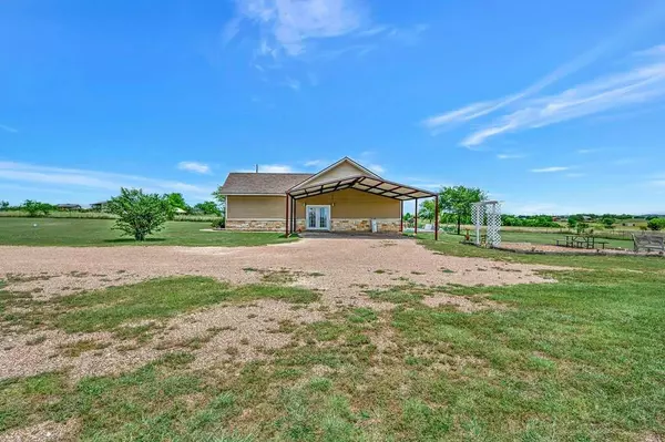 355 Texas 236 HWY, Moody, TX 76557