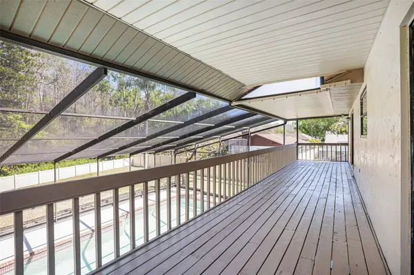 16405 ASHWOOD DR, Tampa, FL 33624