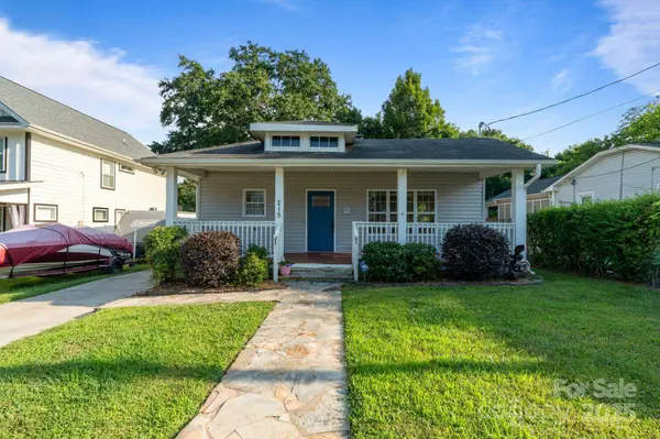 215 Cedar ST, Belmont, NC 28012