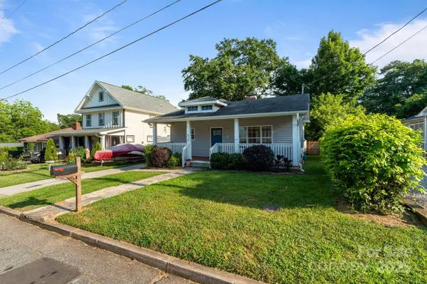 215 Cedar ST, Belmont, NC 28012