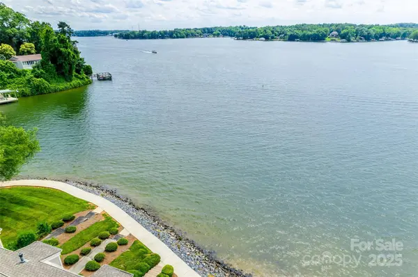 14053 Queens Harbor RD, Charlotte, NC 28278