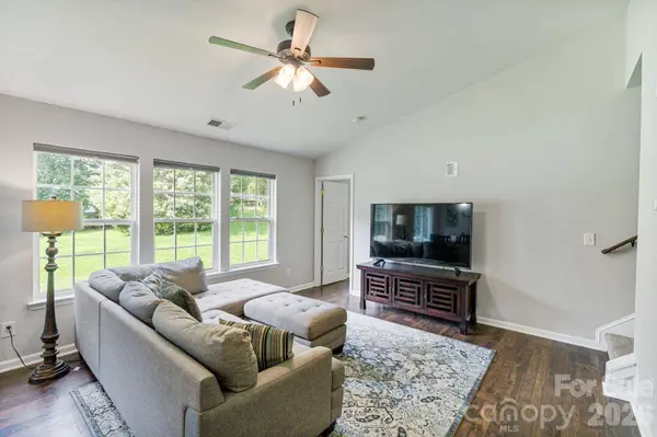 406 Courtland CT, Kannapolis, NC 28081