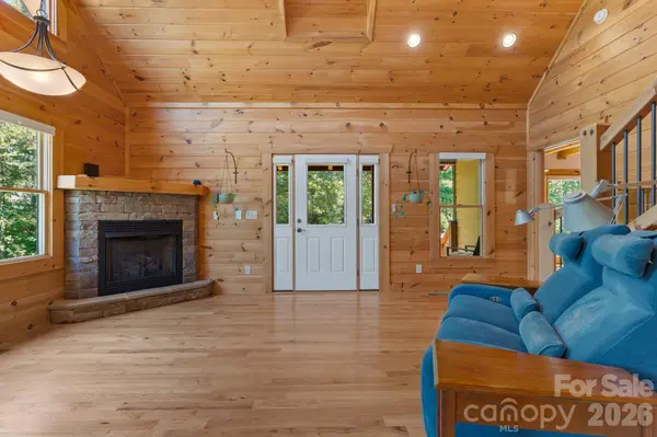 280 Hidden Lake Pkwy, Nebo, NC 28761
