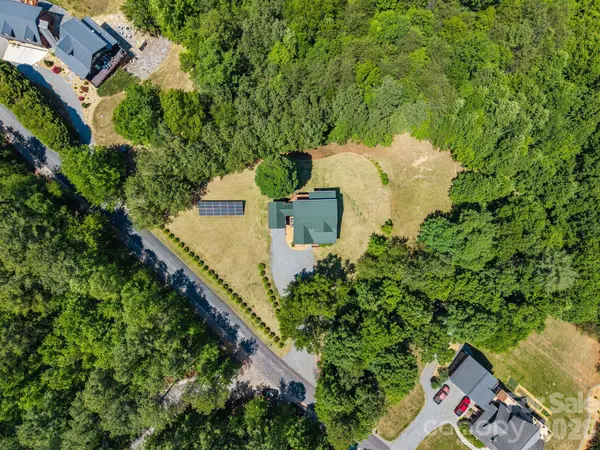 280 Hidden Lake Pkwy, Nebo, NC 28761