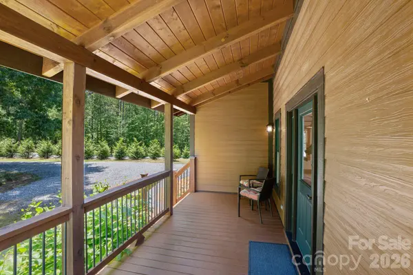 280 Hidden Lake Pkwy, Nebo, NC 28761