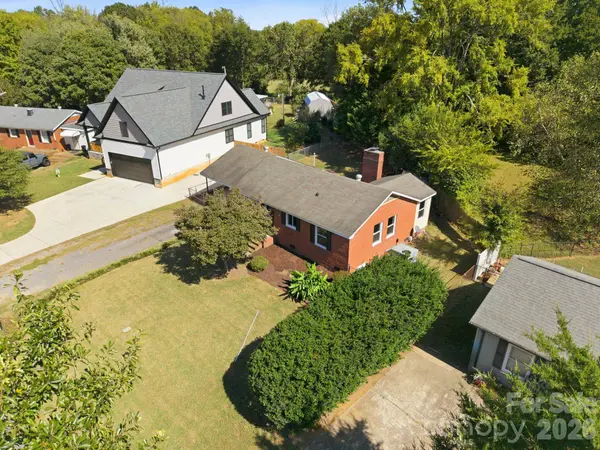 232 Eden CIR, Pineville, NC 28134