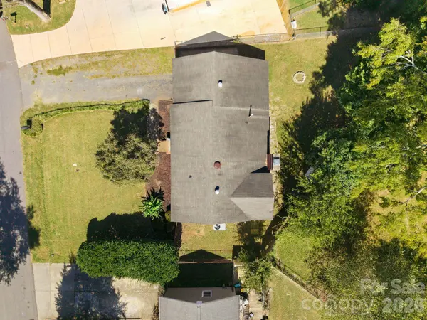 232 Eden CIR, Pineville, NC 28134