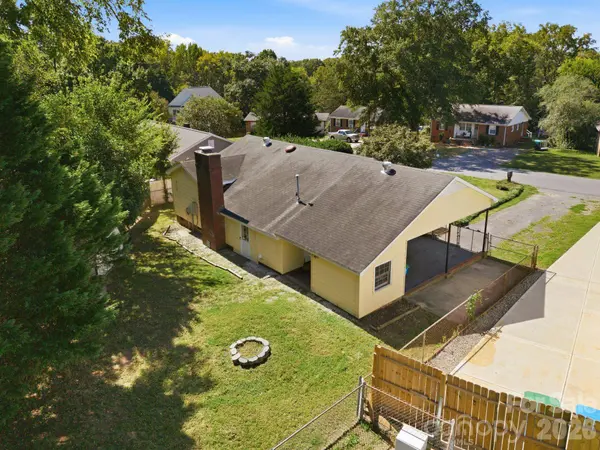 232 Eden CIR, Pineville, NC 28134