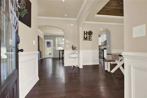 18 Crown DR, Dallas, GA 30132