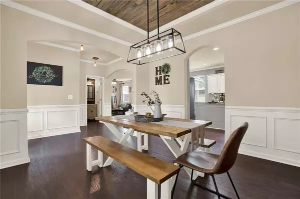 18 Crown DR, Dallas, GA 30132