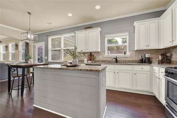 18 Crown DR, Dallas, GA 30132