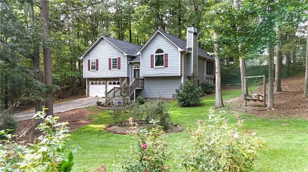 274 Paces Lakes DR, Dallas, GA 30157