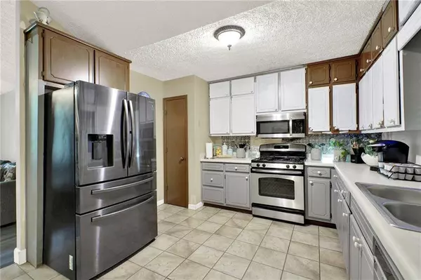 274 Paces Lakes DR, Dallas, GA 30157