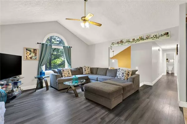 274 Paces Lakes DR, Dallas, GA 30157