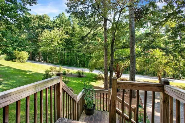 274 Paces Lakes DR, Dallas, GA 30157