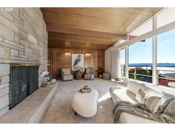 8801 NW LAKECREST AVE, Vancouver, WA 98665