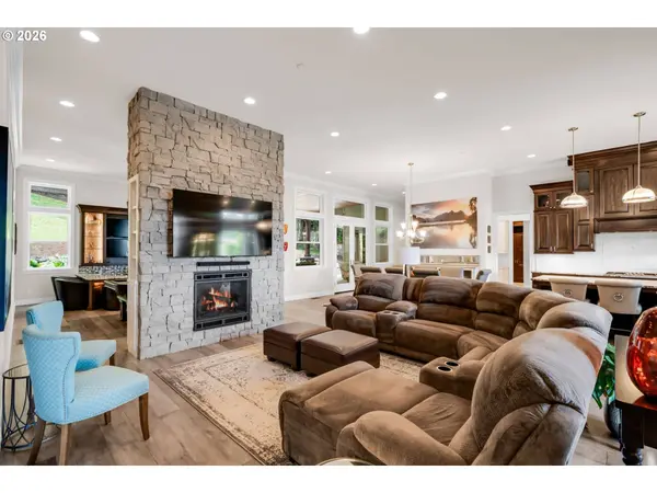 1520 NW LACAMAS DR, Camas, WA 98607