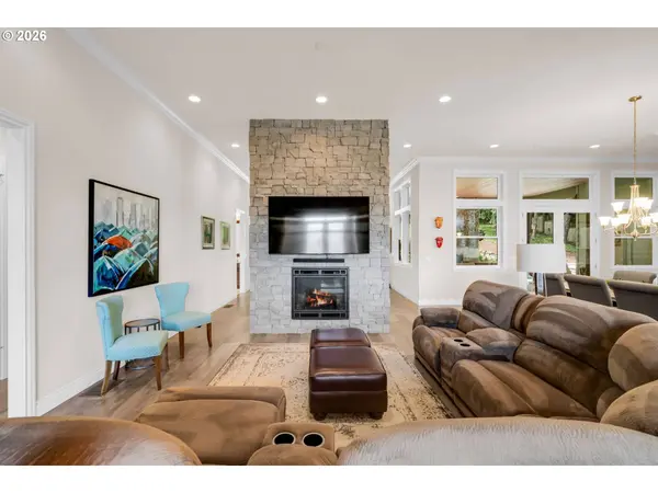 1520 NW LACAMAS DR, Camas, WA 98607