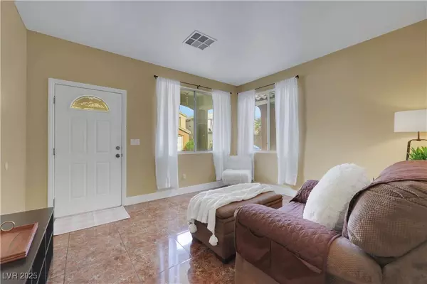 5437 Raccoon Valley LN, Las Vegas, NV 89122